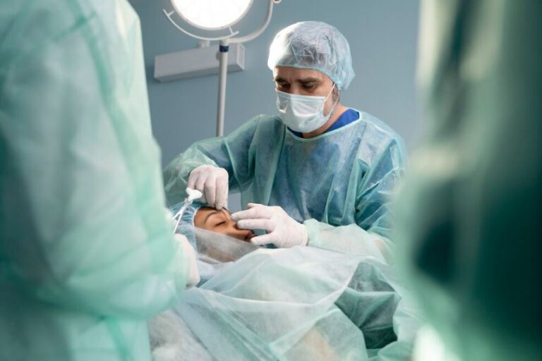 بهترین کلینیک جراحی بینی در تهران