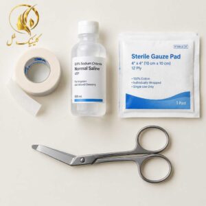 وسایل لازم برای چسبگذاری بینی؛ نوار مایکروپور، سرم نرمالسالین و گاز استریل